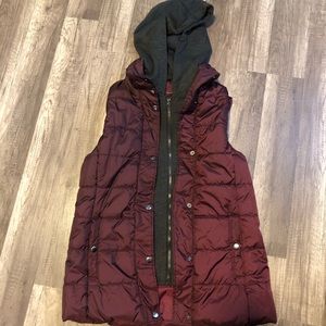 *3 for 12.00* Women’s M Puffy Vest Arizona